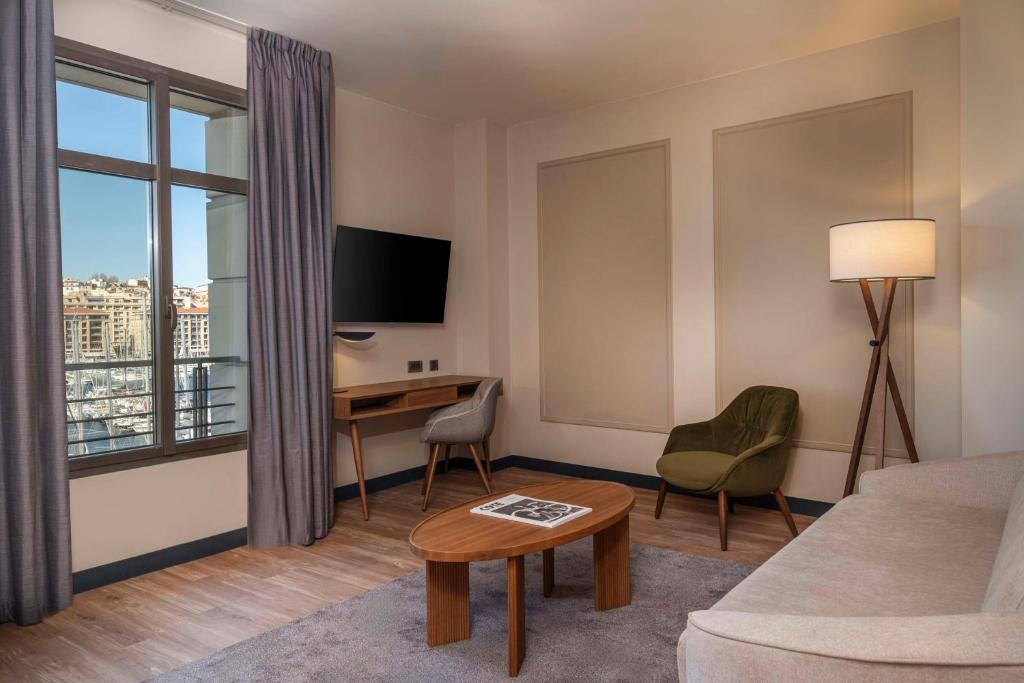 Radisson Blu Hotel Marseille Vieux Port - Resim 41