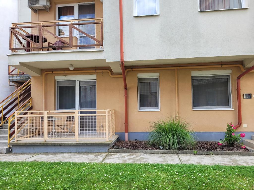 Medy Apartman 4200 Hajdúszoboszló, Kölcsey utca 34-36 kép - 1