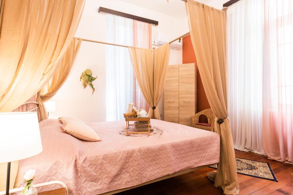 Postel nebo postele na pokoji v ubytování Alegria simple economy rooms