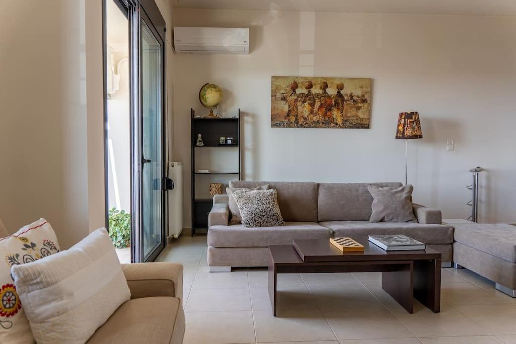 Maisonette with Exclusive Private Parking