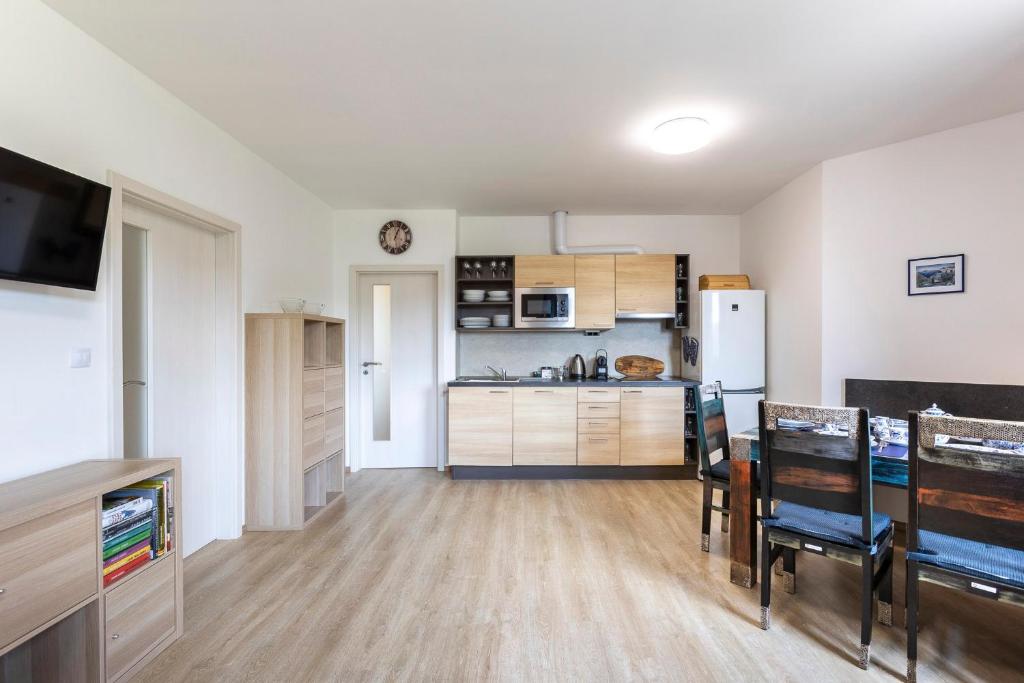 Kuchyň nebo kuchyňský kout v ubytování Apartmán "U nás doma" v chatě ALFA Černý Důl