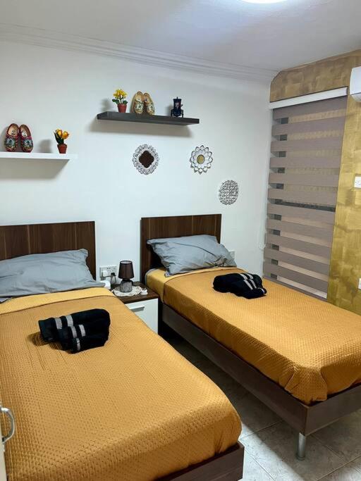 Postel nebo postele na pokoji v ubytování Daffodil Cosy Retreat