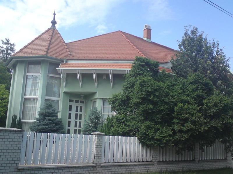 Enter Apartmanház 4200 Hajdúszoboszló, Vörösmarty u 2. kép - 1