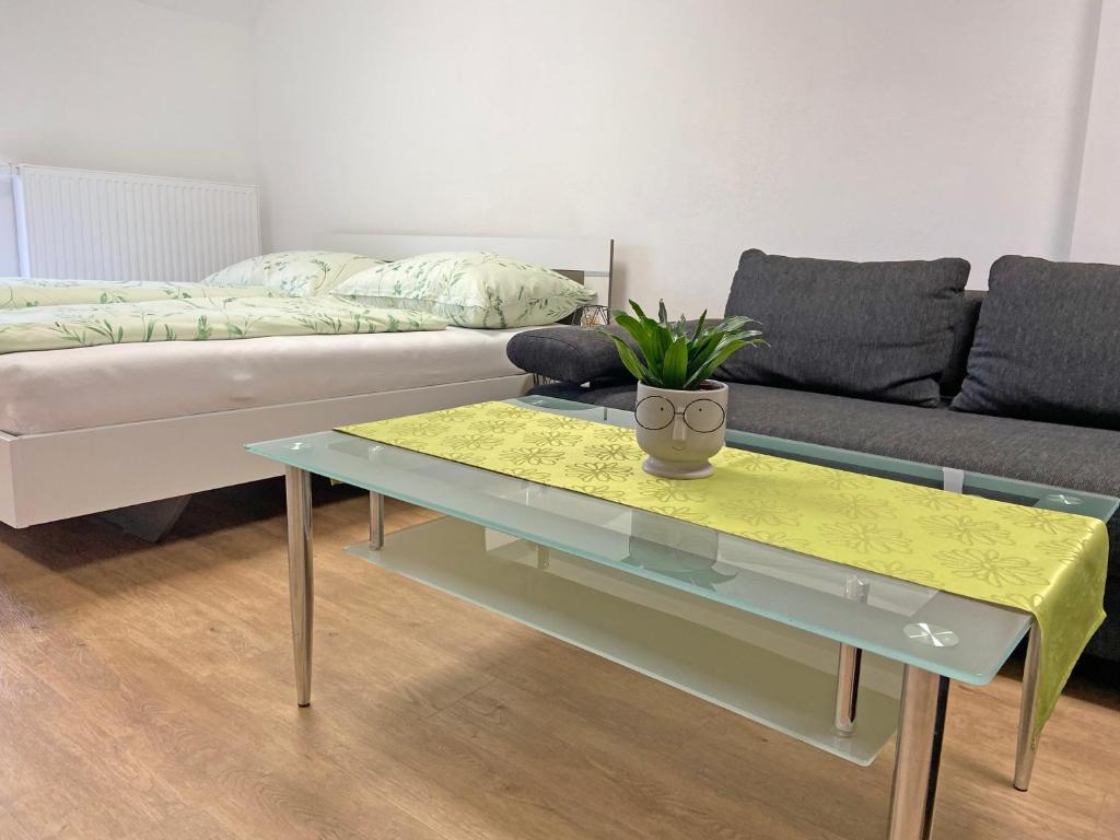 Posezení v ubytování Ferien-Wohnung für 1-4 Pers in Seenähe