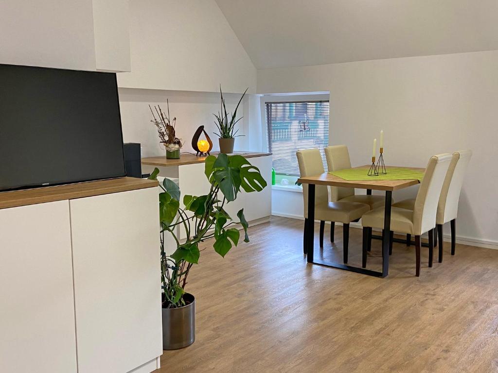 Fotografie z fotogalerie ubytování Ferien-Wohnung für 1-4 Pers in Seenähe v destinaci Timelkam