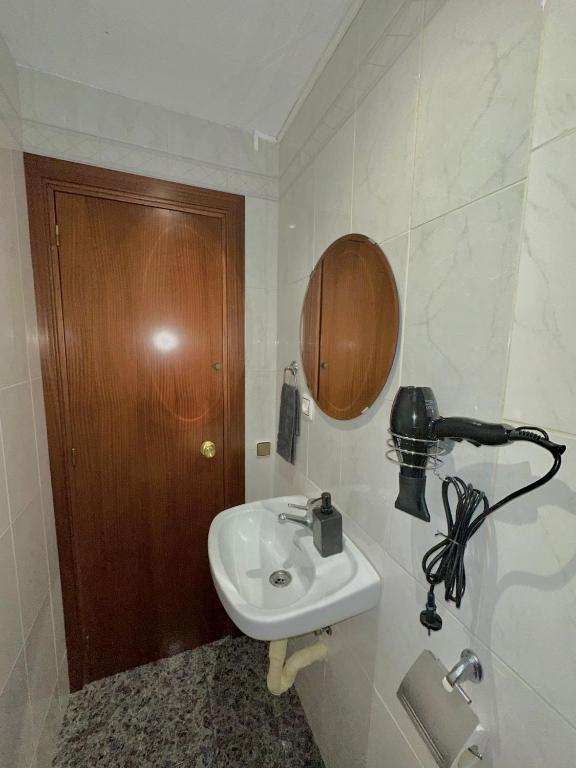 رزرو هتل و هاستل، آپارتمان خانه لئون, 09197245266