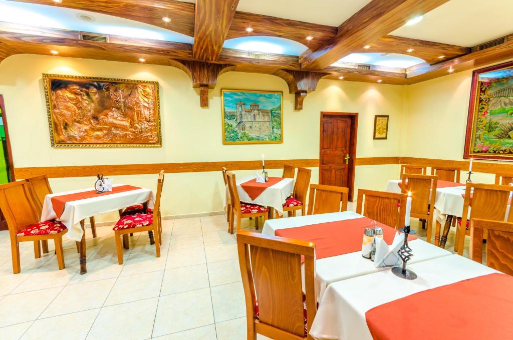 Restaurace v ubytování Hotel Cosmos