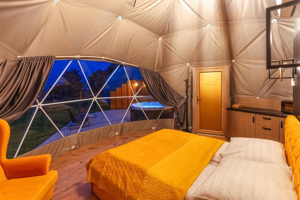 Diamond Glamp & Jacuzzi - 4