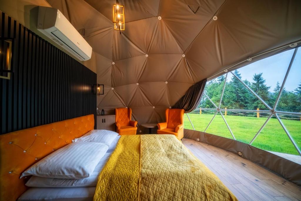 Diamond Glamp & Jacuzzi - 9