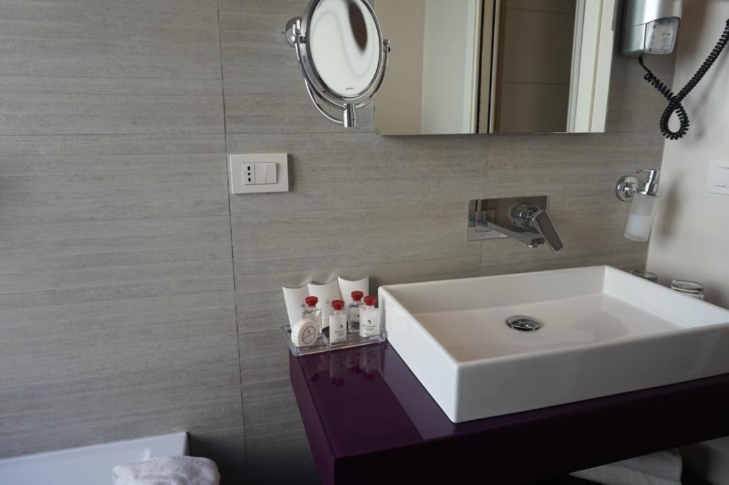 Trevi Palace Luxury Inn - Resim 7