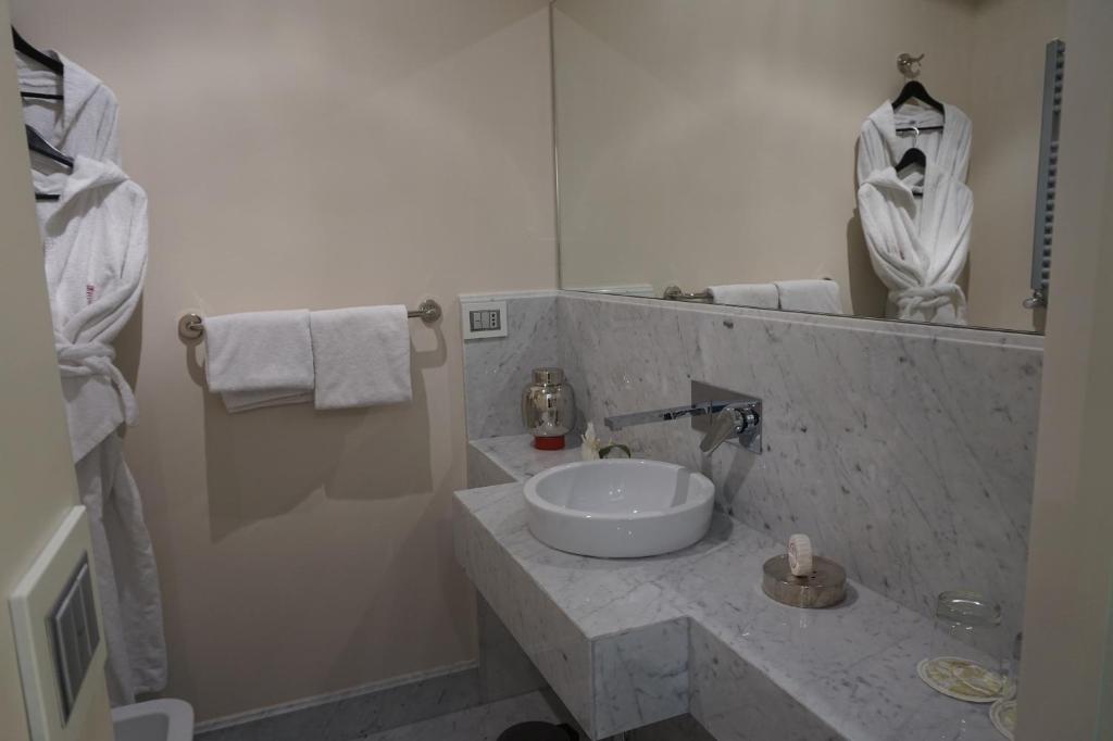 Trevi Palace Luxury Inn - Resim 37
