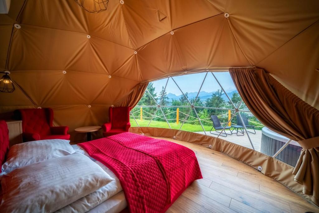 Diamond Glamp & Jacuzzi - 13