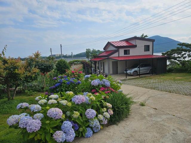 Zahrada ubytování Yonghyun's house