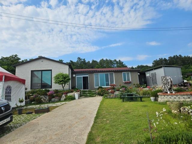 Zahrada ubytování Yonghyun's house