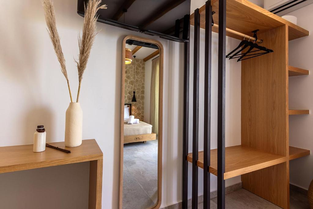 Photo from Obsidian Suites Milos in Mytakas, Milos, Greece