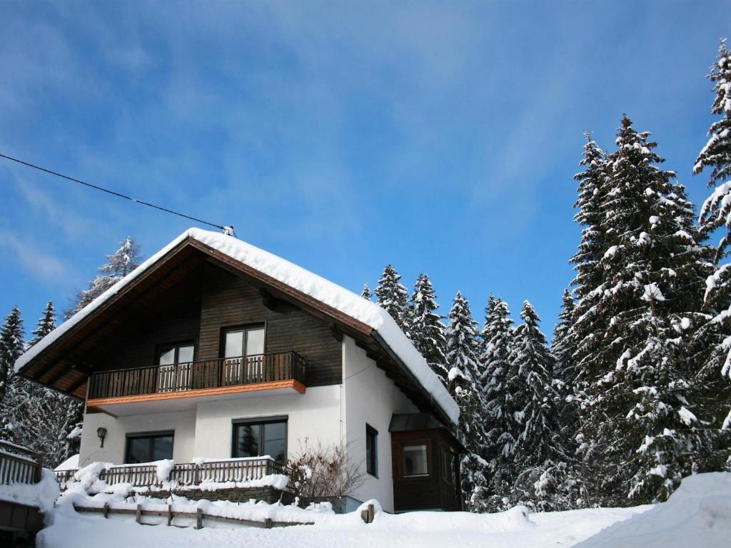 Haus zum Hirschen v zimě