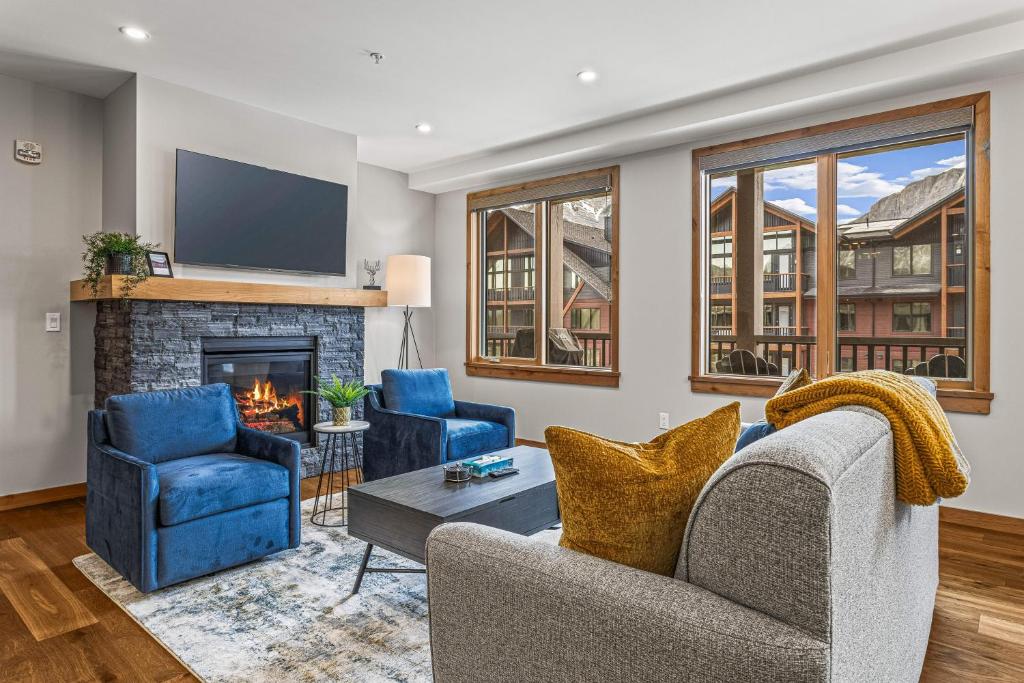 
315 - 2 Bedroom Premier Condo
