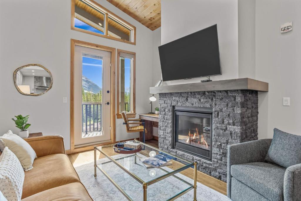 
406 - One Bedroom Elevated Condo
