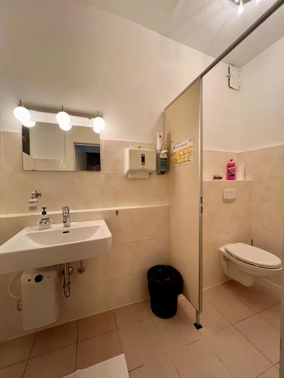 Koupelna v ubytování Sahara Hosting Apartments Nürnberg City Room 3