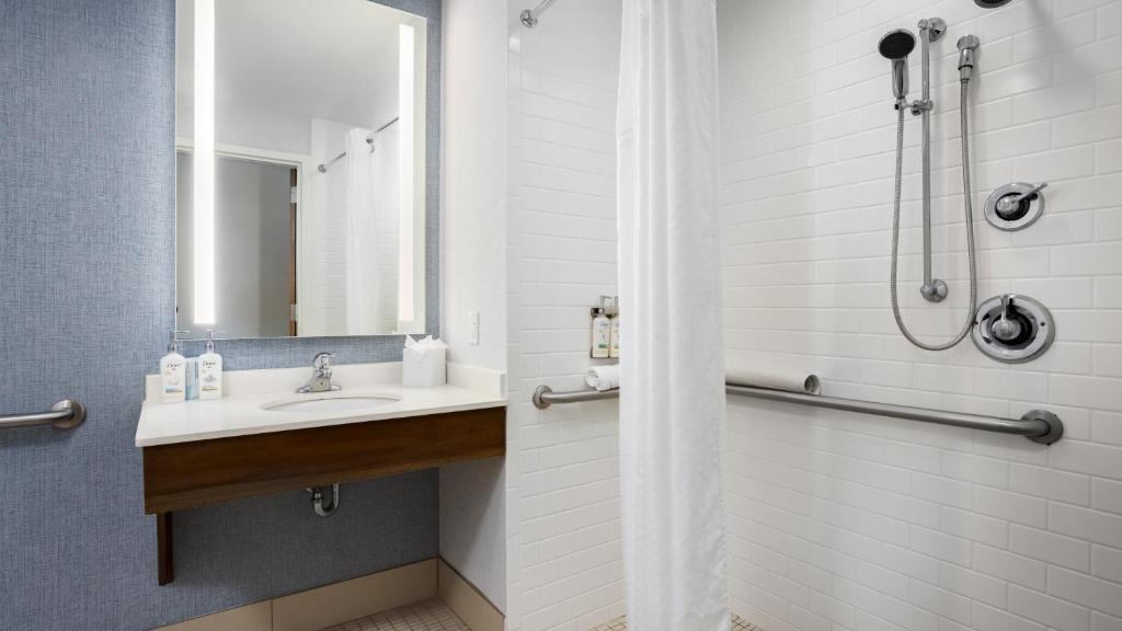 Holiday Inn Resort Fort Walton Beach by IHG - Queen Room Met Twee Queensize Bedden - Niet -roken