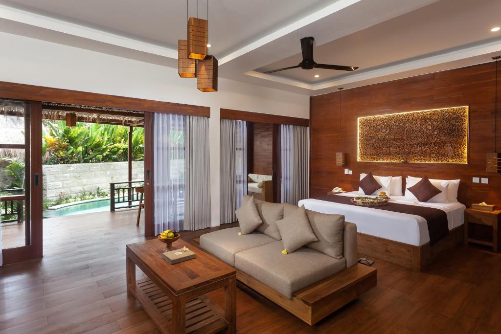 Bazén v ubytování Manah Shanti Suites by Pramana Villas nebo v jeho okolí