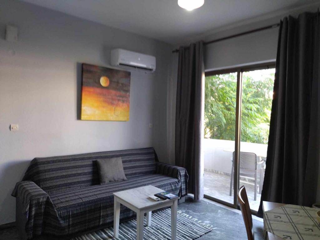 لابی و فضای عمومی آپارتمان COSY Living ۲ - تصویر ۵