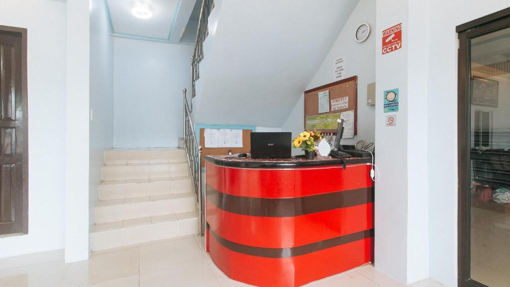 Vstupní hala nebo recepce v ubytování RedDoorz @ Raj Inn Guimaras