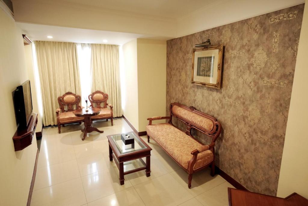 Maurya Rajadhani - Superior King Room