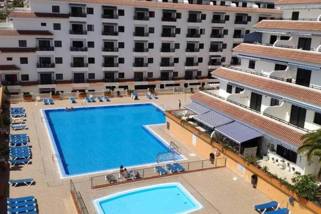 Bazén v ubytovaní Cozy 2b Apt By The Beach By Dream Homes Tenerife alebo v jeho blízkosti