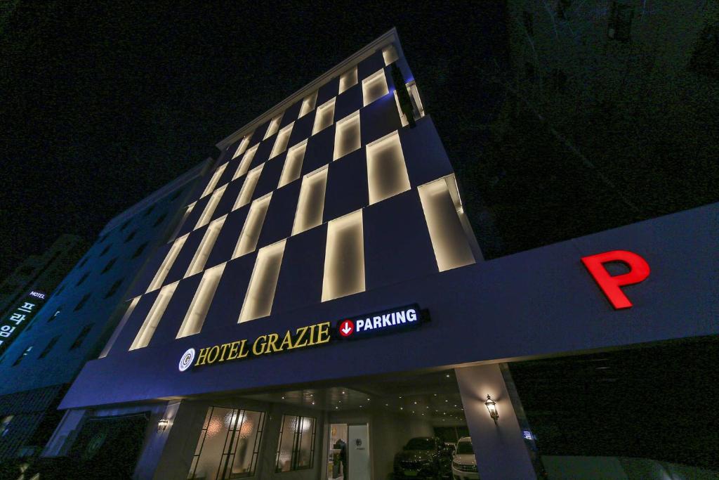 Budova, kde se hotel nachází