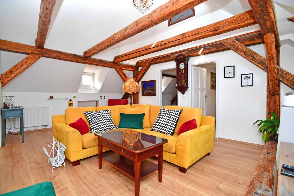 Posedenie v ubytovaní Romantic apartment under the Prague castle