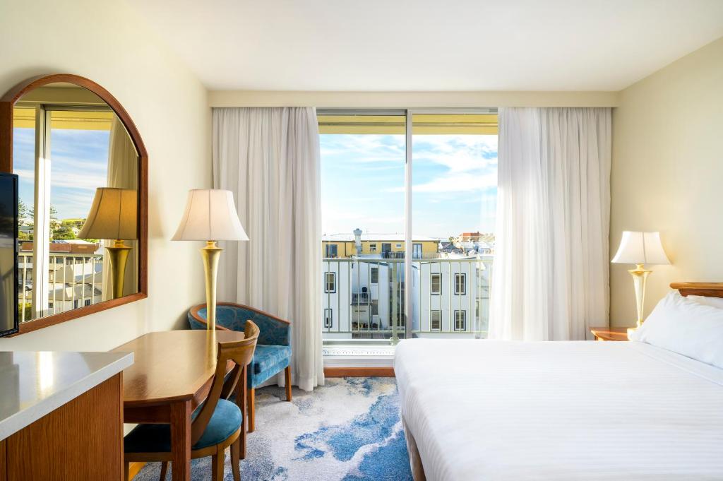 Noah's On the Beach - Resim 11