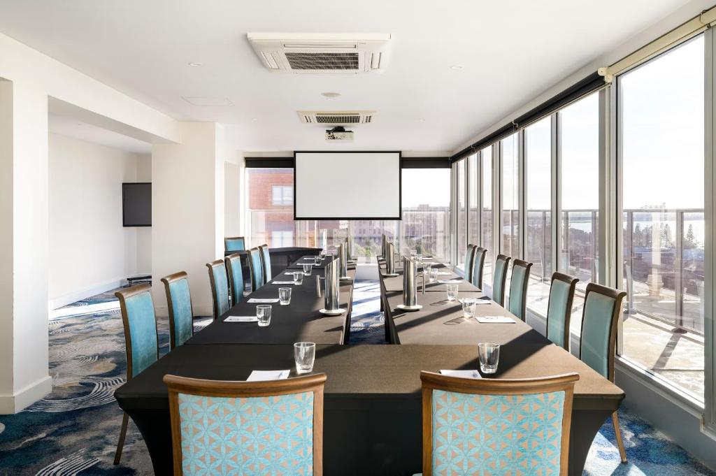 Noah's On the Beach - Resim 24