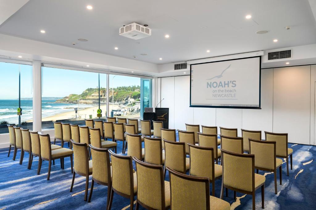 Noah's On the Beach - Resim 22