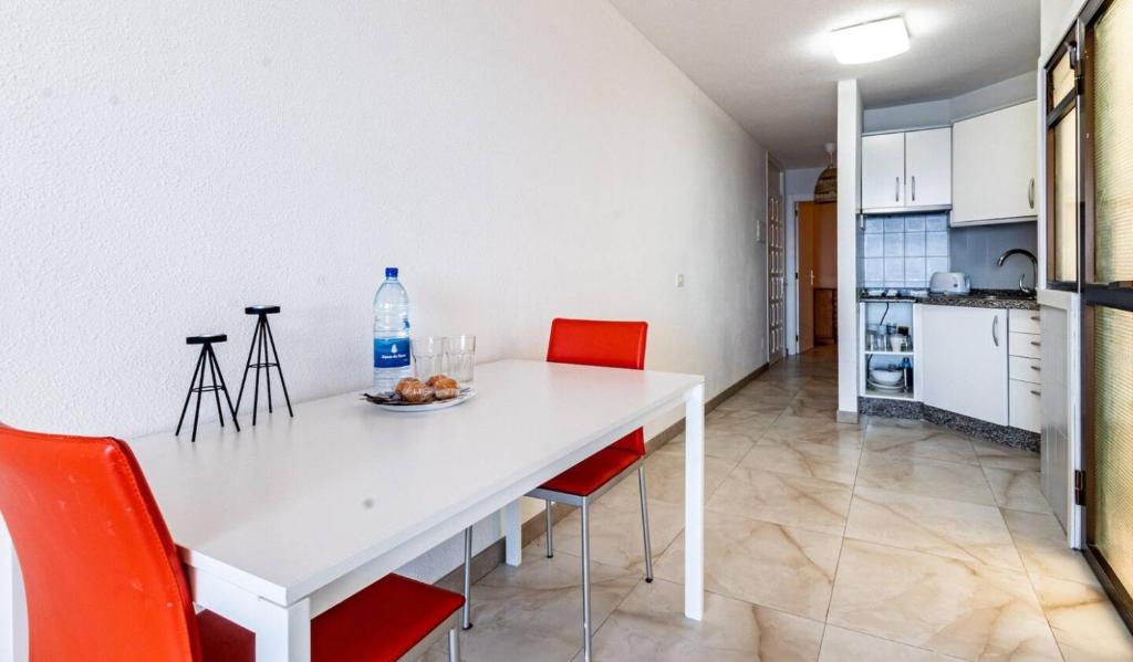Kuchyň nebo kuchyňský kout v ubytování Great View Apt By Dream Homes Tenerife