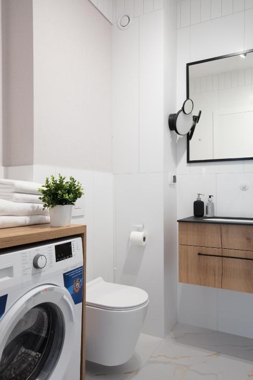 Metropolis Old Town Apartments - 13