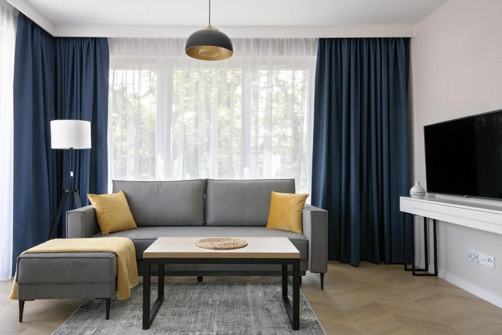 Metropolis Old Town Apartments - 8