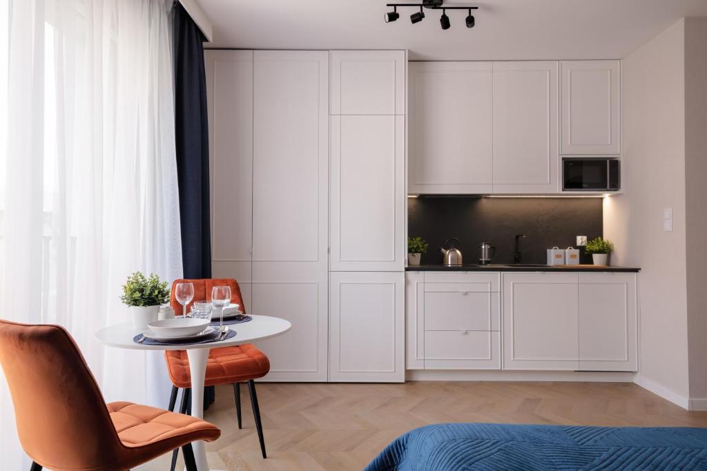 Metropolis Old Town Apartments - 17