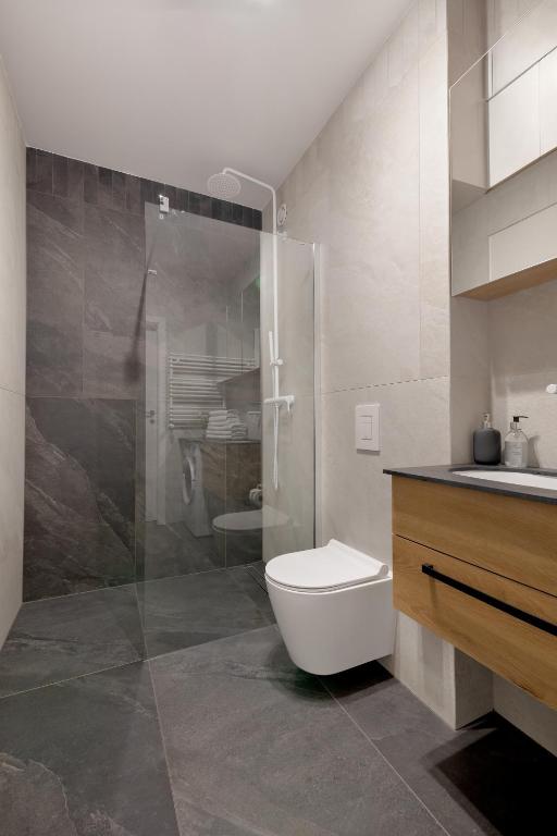 Metropolis Old Town Apartments - 15