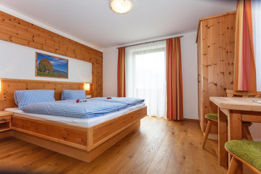 Postel nebo postele na pokoji v ubytování Seetalhof