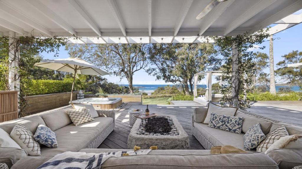 Barellen Beach House - Luxe Beach Front, Oceanview, Woolgoolga (updated ...