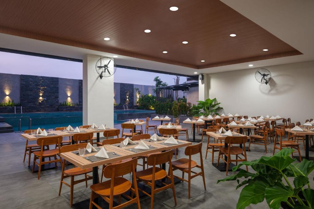 Restaurace v ubytování Hotel Santika Blitar