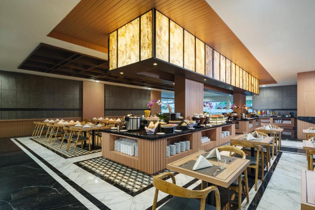 Restaurace v ubytování Hotel Santika Blitar