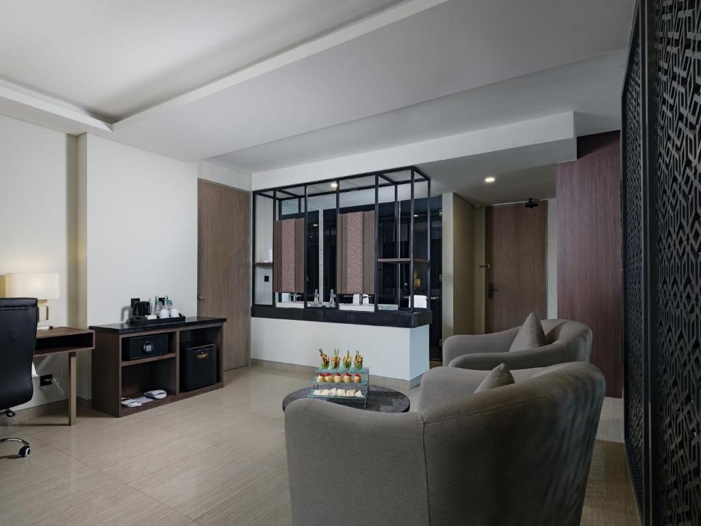 Posezení v ubytování Hotel Santika Blitar