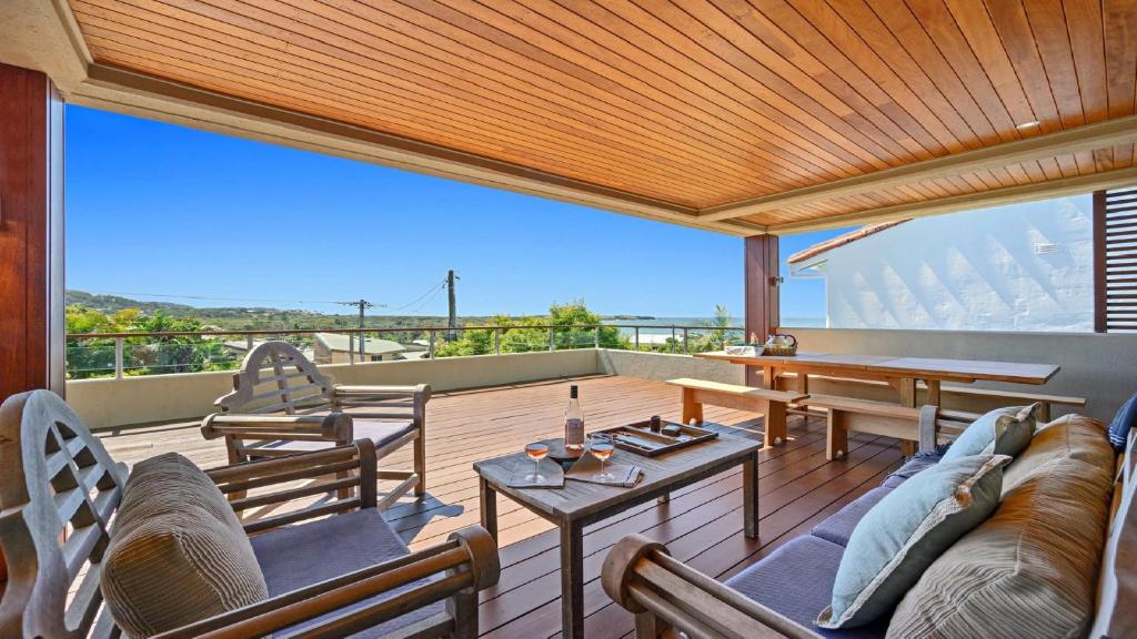Posezení v ubytování Sundecks - Walk to Beach and Cafes, Accessible, Family Friendly