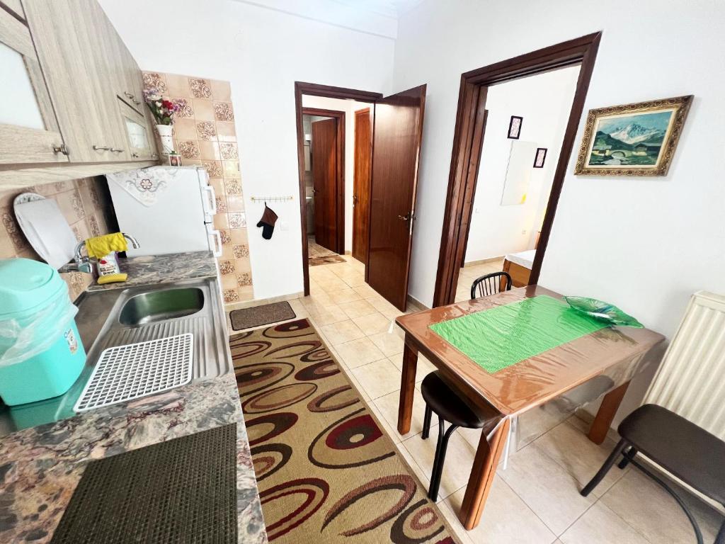 A kitchen or kitchenette at Studios Vaso