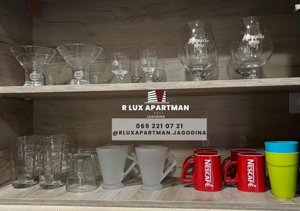 Nápoje v ubytování R Lux Apartman Jagodina Akva Park