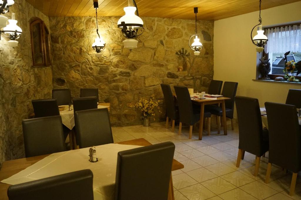 Restaurace v ubytování Hotel Pension Am Kurzentrum