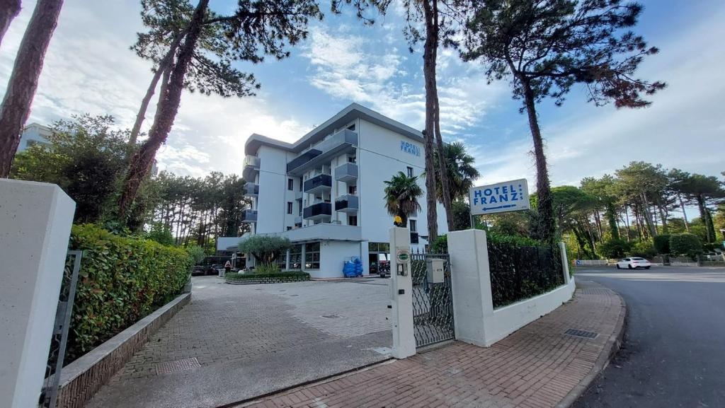 Budova, kde se hotel nachází