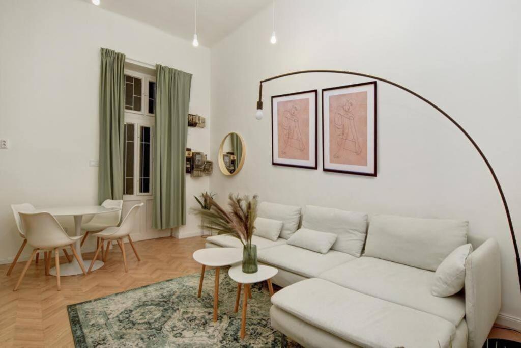 Lovely 3 bedrooms apartment in the Jewish quarter 1072 Budapest, 16 Nagy Diófa utca kép - 1
